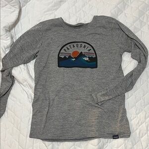 Patagonia Women's Gray wicking Long Sleeve Tee with logo